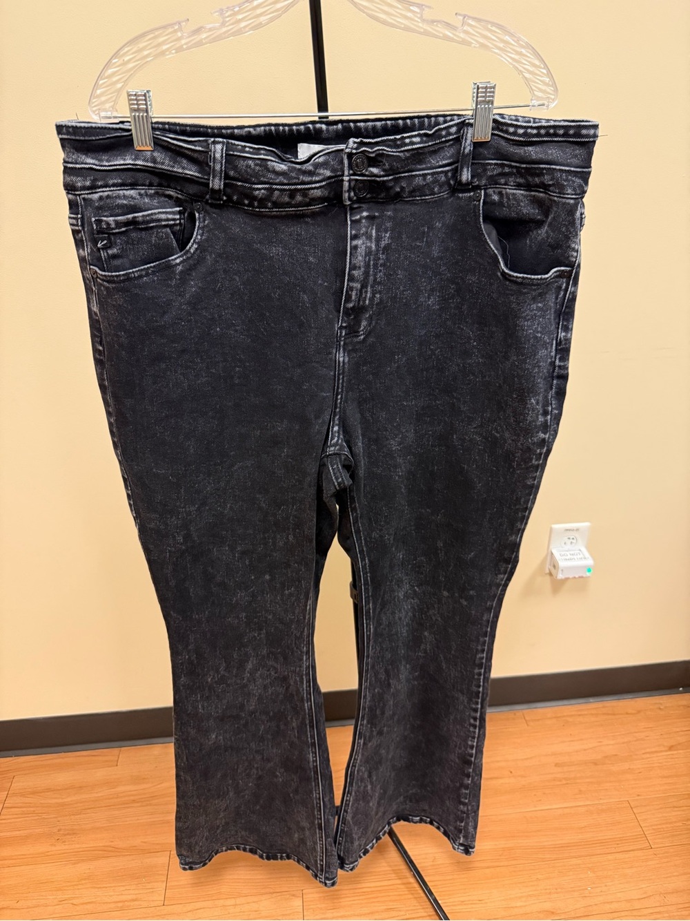 KanCan Black Wash Flare Jeans - 20W